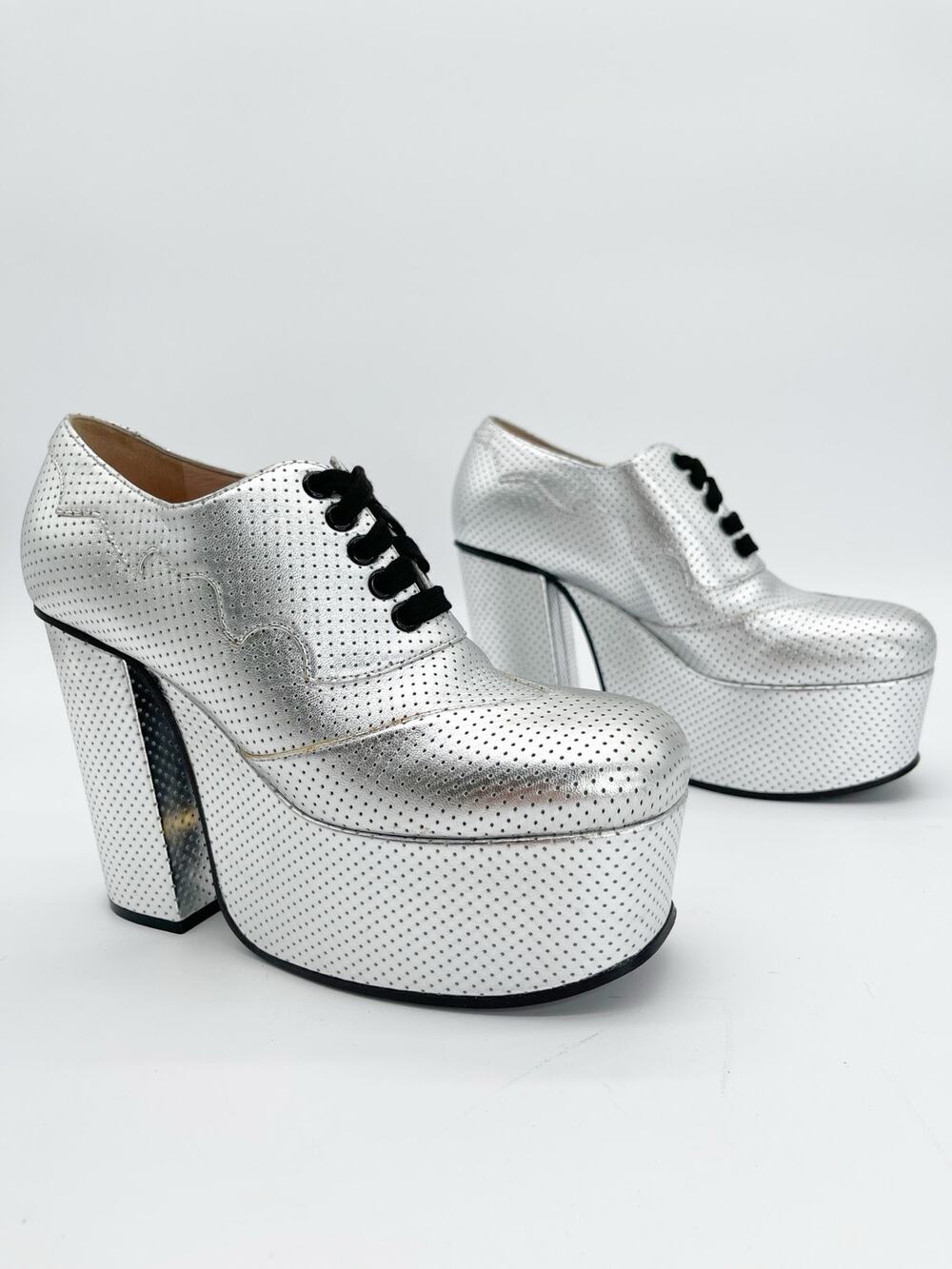 Gucci Otis F/W19 Runway Silver Perforated Platform Oxford Lace Up Heels IT 36.5